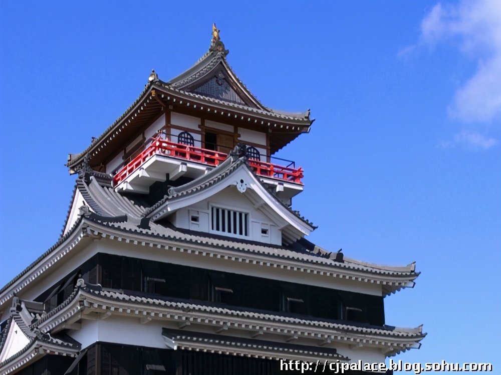 日本魔法城堡,日本城堡和欧洲城堡