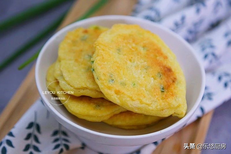 最简单快速的烙饼方法窍门,面糊烙饼怎么做又软又好吃