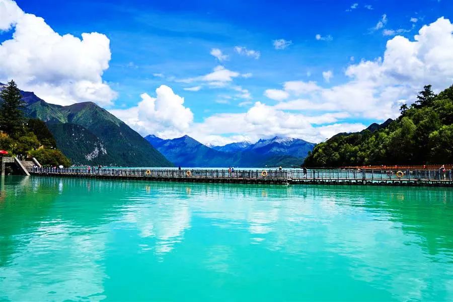 冬日的西藏才是人世间最美的天堂,西藏朝圣路上的美景