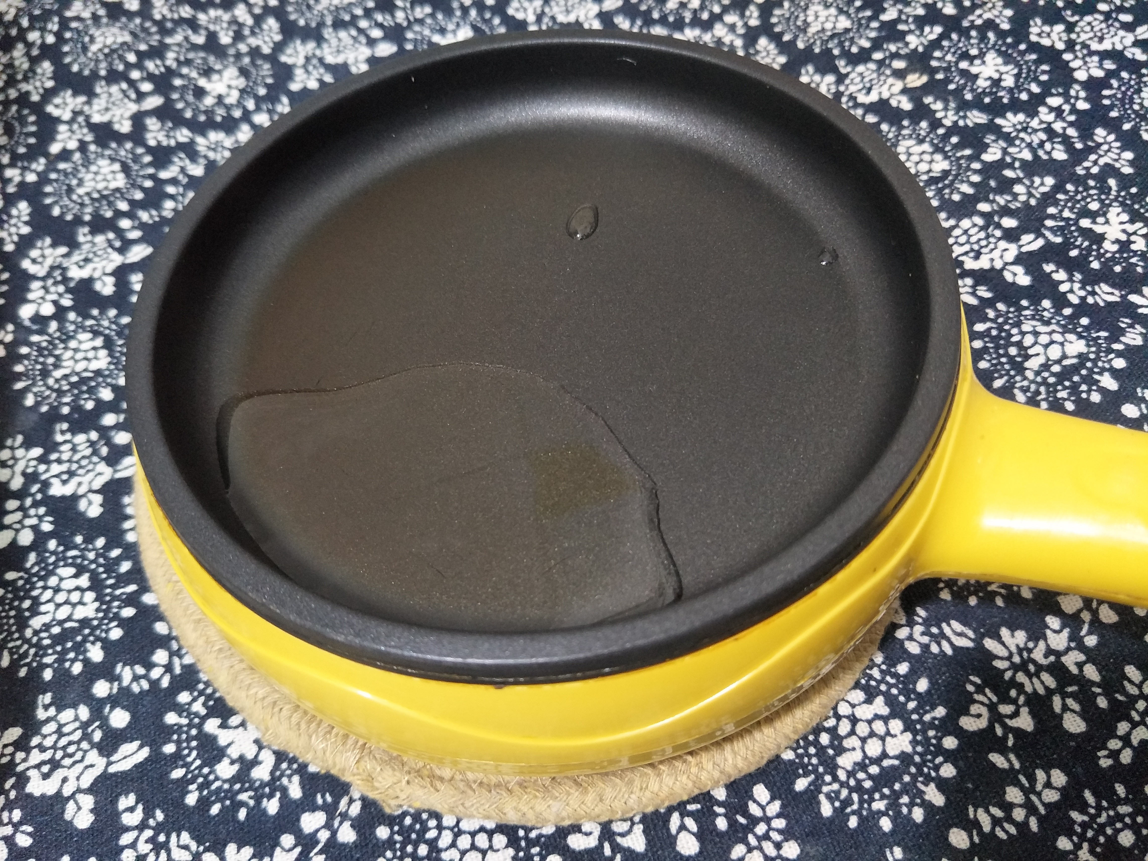 炒菜油崩手怎么办,炒菜总是被油崩到怎么办