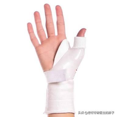 打篮球脚踝扭伤拍片显示没有伤到,打篮球手指挫伤和骨折怎么分辨