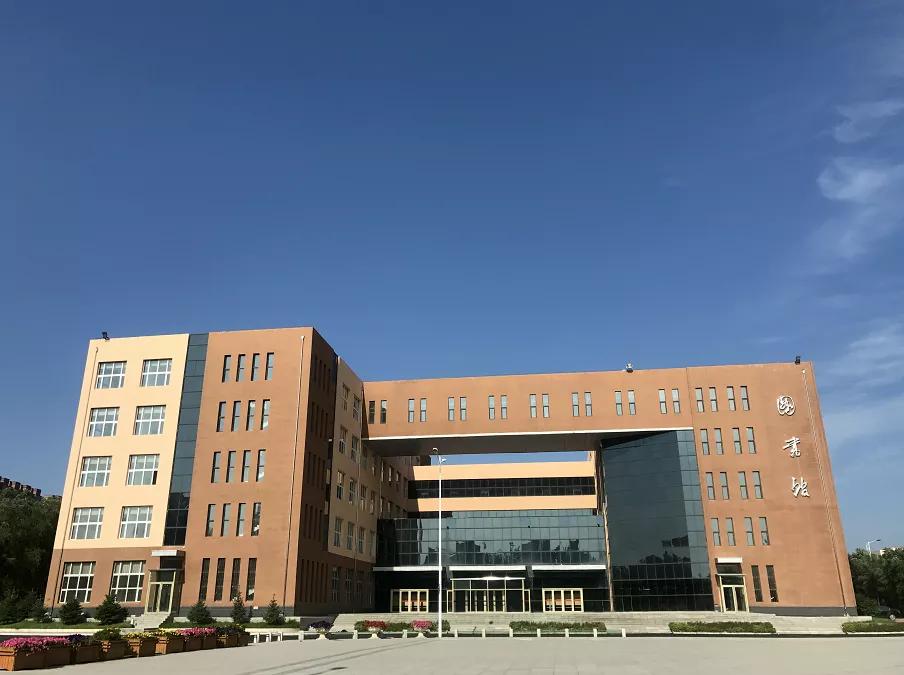 哈尔滨广厦学院蜜雪冰城,北国风光哈尔滨