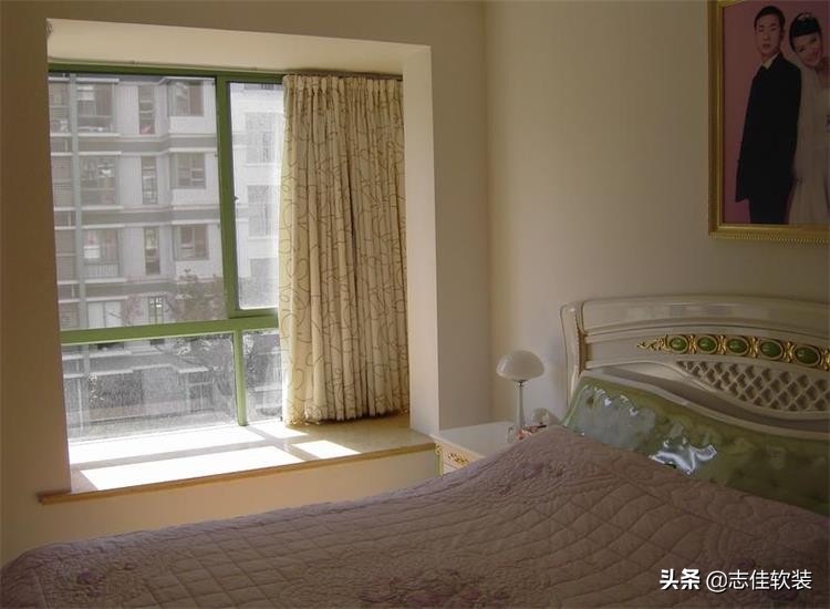 飘窗水汽重怎么处理,飘窗很多水怎么解决