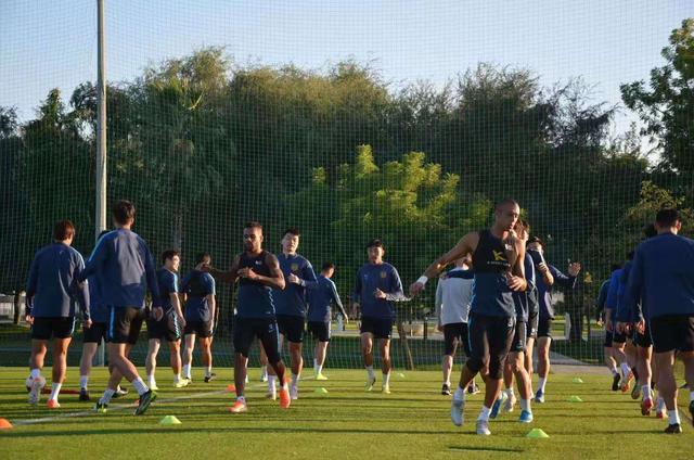 吉翔吴曦李昂合影,吴曦武磊李昂吉翔