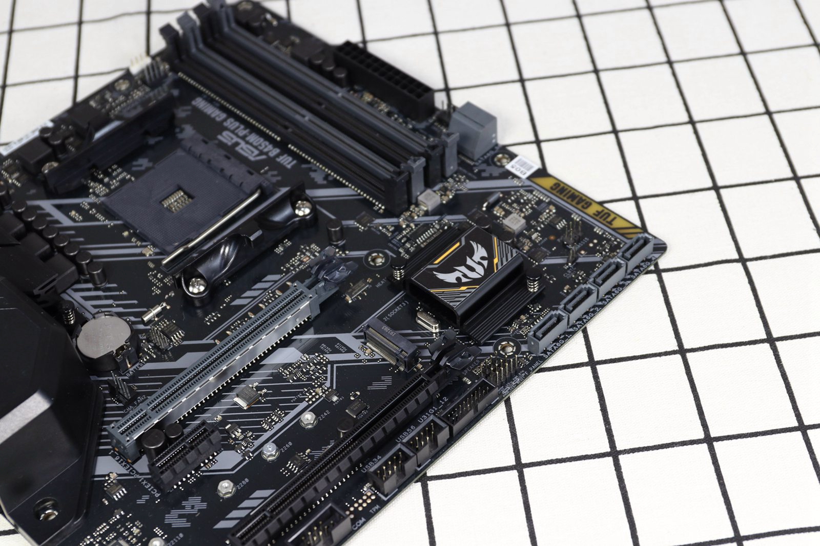 如何组装一台安静的主机,工作室主机经典配置