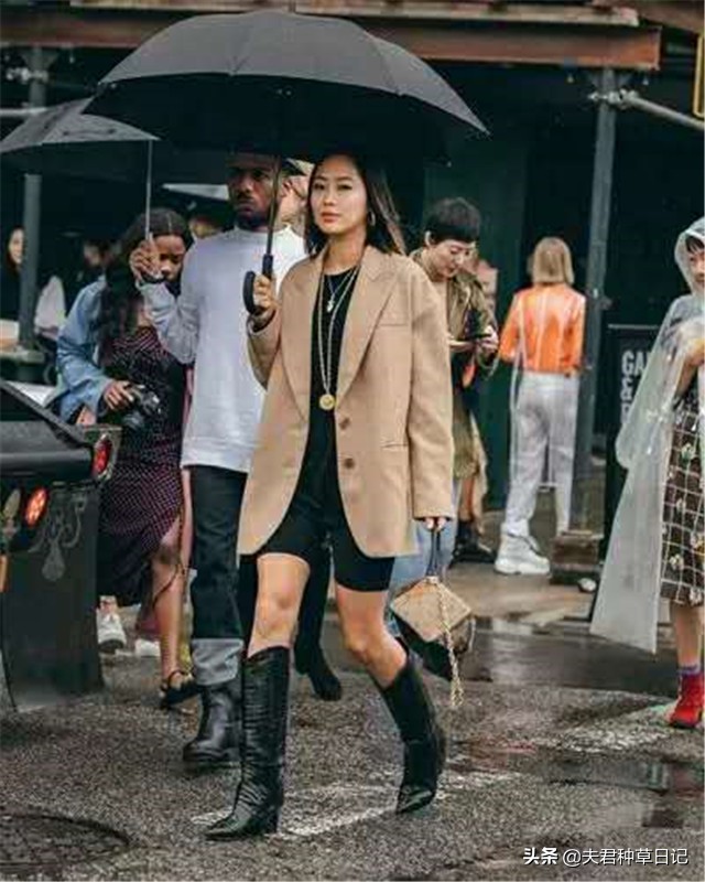 很有时尚感的遮肉的平价裤子,今年最火卫裤直筒