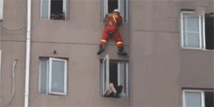 “陪酒女郎也能当硕士?”评论区不堪入目:高高在上的样子真丑