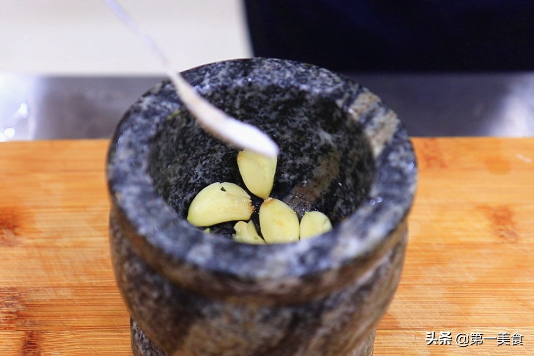 铁锅焯水藕片怎么不发黑,怎么焯水藕片又脆又不发黑