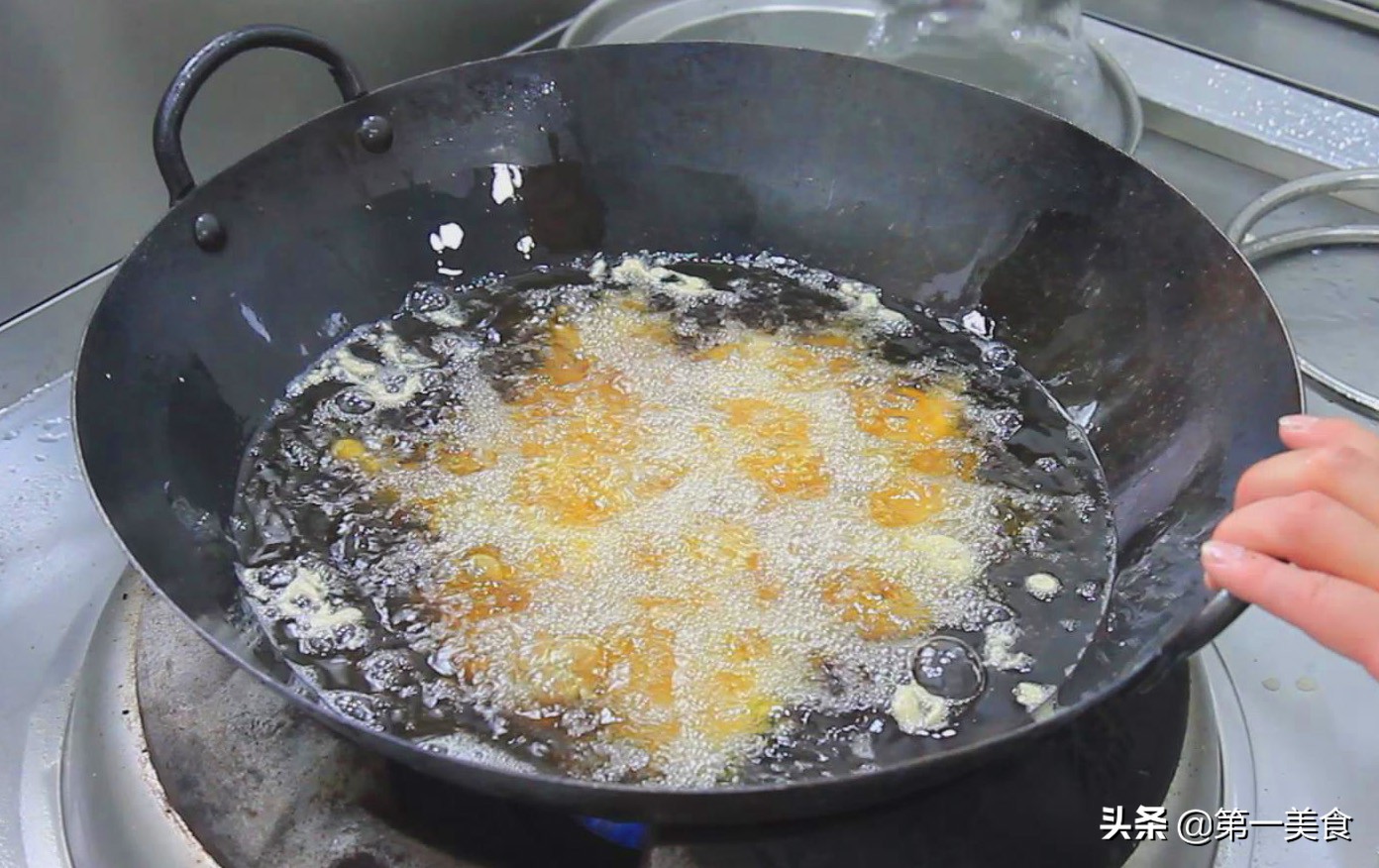 最经典的黄焖鸡做法,大厨教你黄焖鸡做法