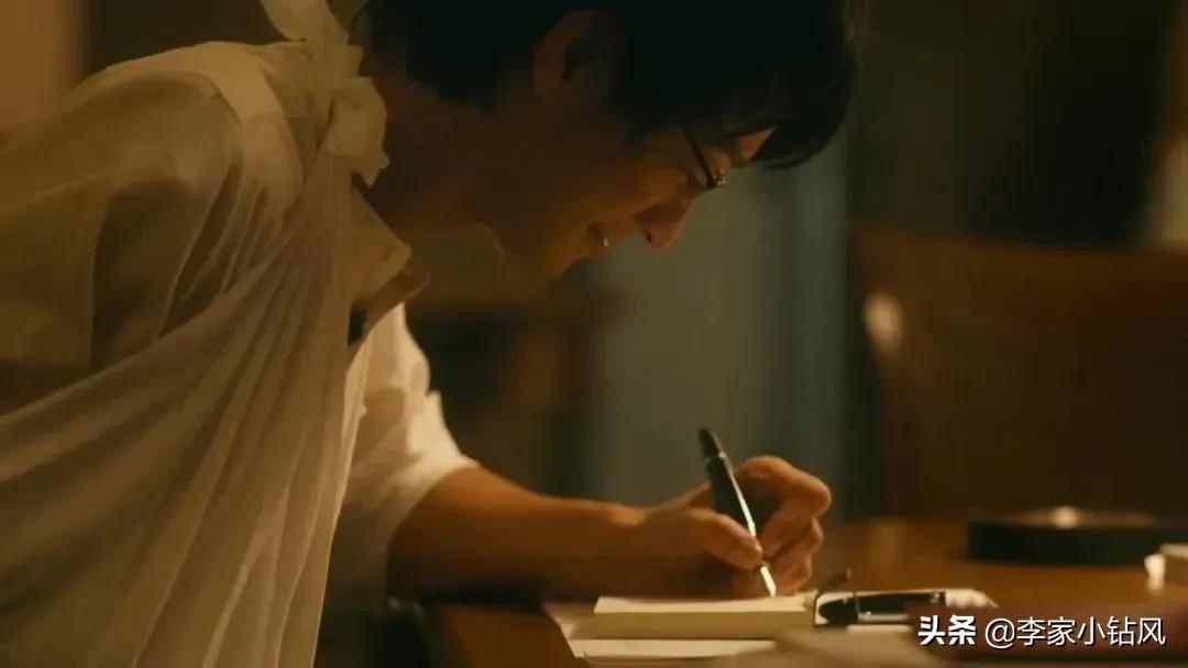 早就出过满屏*欲肉**的深夜剧，今年超级火爆的题材，