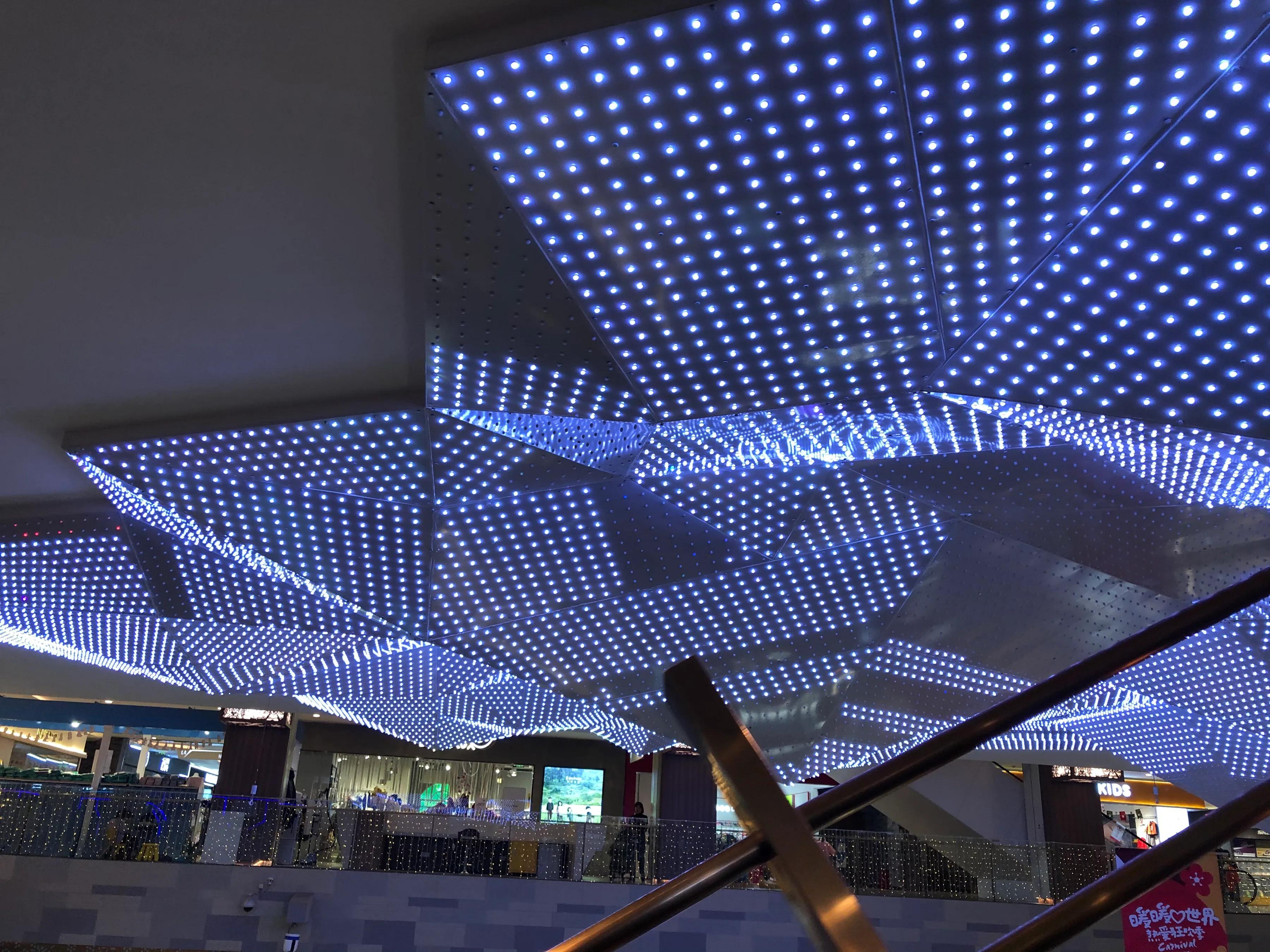 结婚纪念日钻石戒指,结婚纪念日礼物放在奶茶杯里