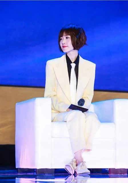 鲁豫这么瘦吃过米饭吗,鲁豫穿黄裙49岁瘦如闪电