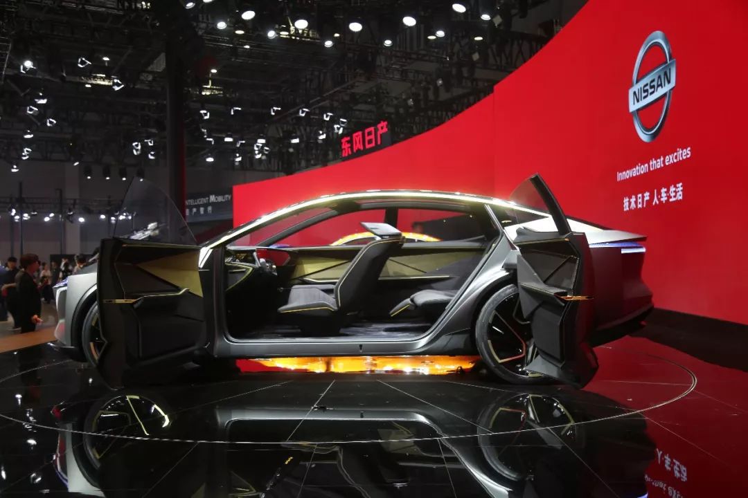 美女、名车，你要谁？老司机：我都要了！