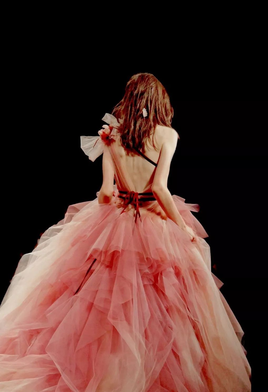 倪妮变美秘诀,倪妮美背杀教程