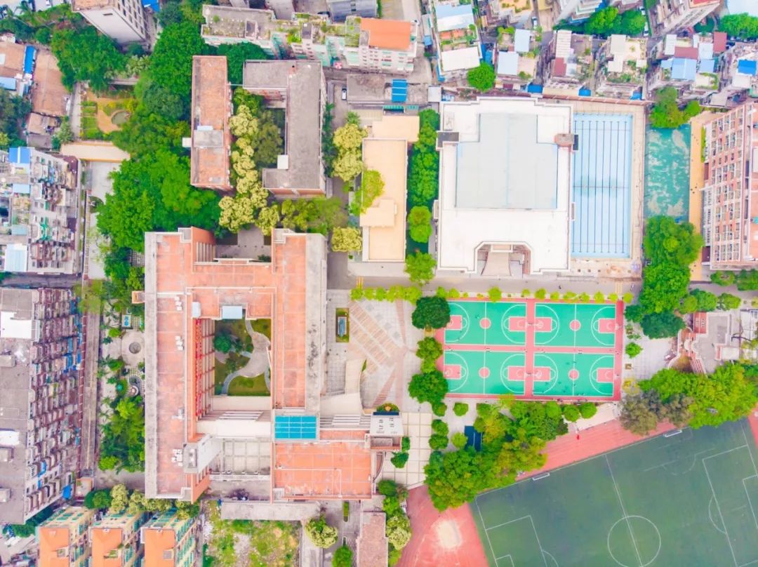 68岁的广州五中：豪华高配，人强马壮