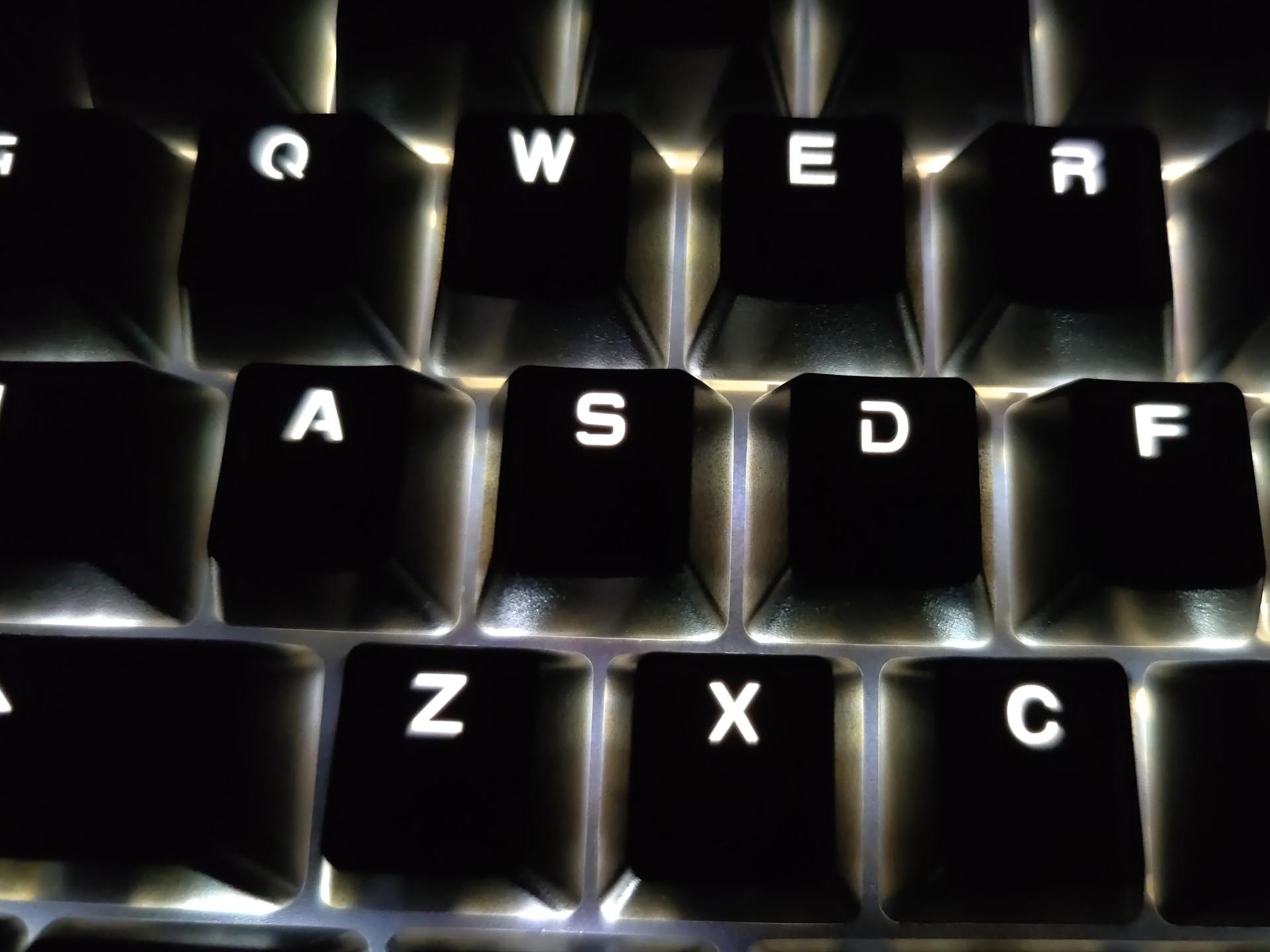 罗技键盘g610和k845,罗技键盘g412好还是k845好