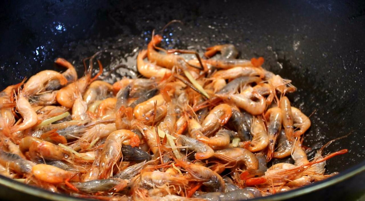 千岛湖葱油小河虾和油爆小河虾,小河虾的处理方法与做法