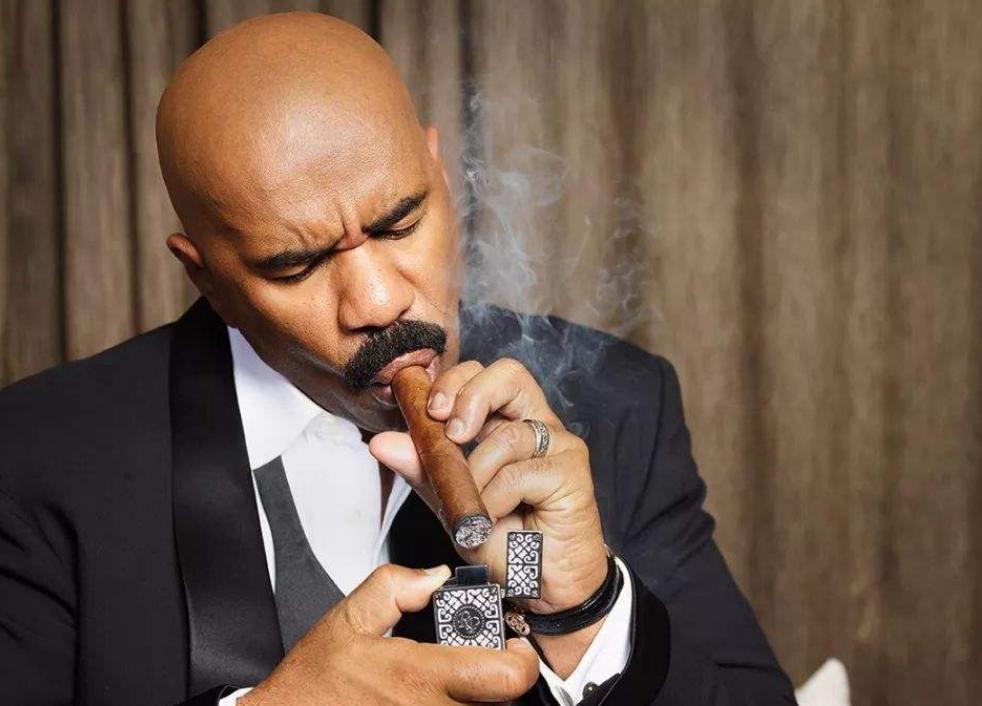 英国免税店中华烟多少钱,中华烟在欧洲卖几欧元一包