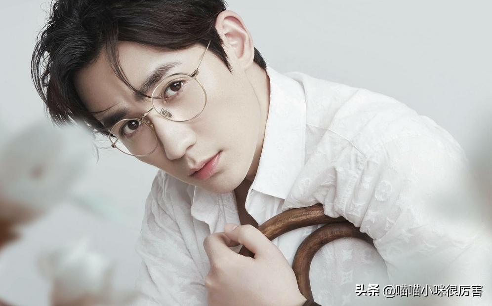 眼里有星辰大海欧美男星,眼睛最好看的十大男明星