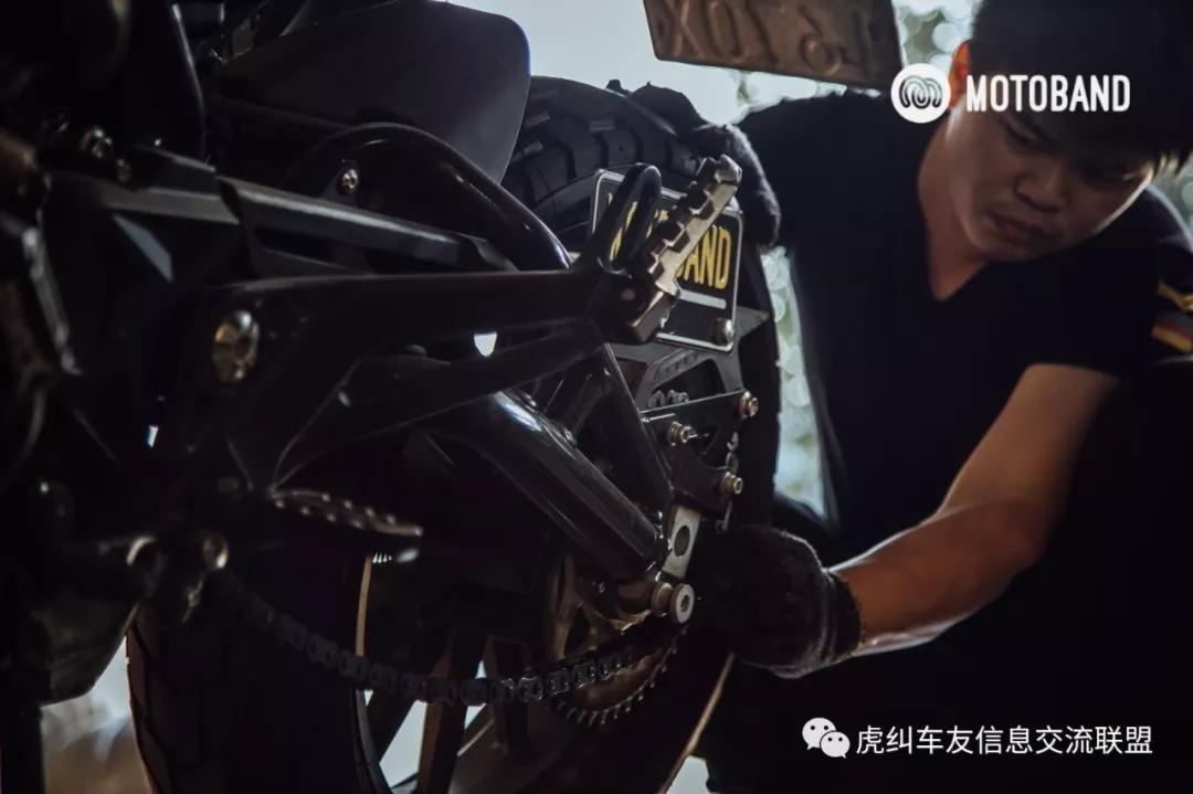 贝纳利幼狮500辐条轮爆胎,贝纳利幼狮500公路版改牌照架