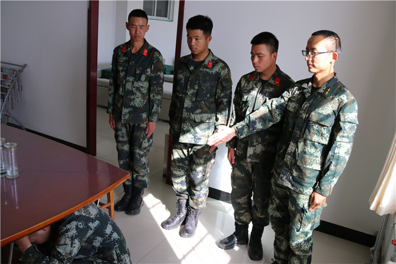 致敬军人汶川地震,缅怀汶川地震军人