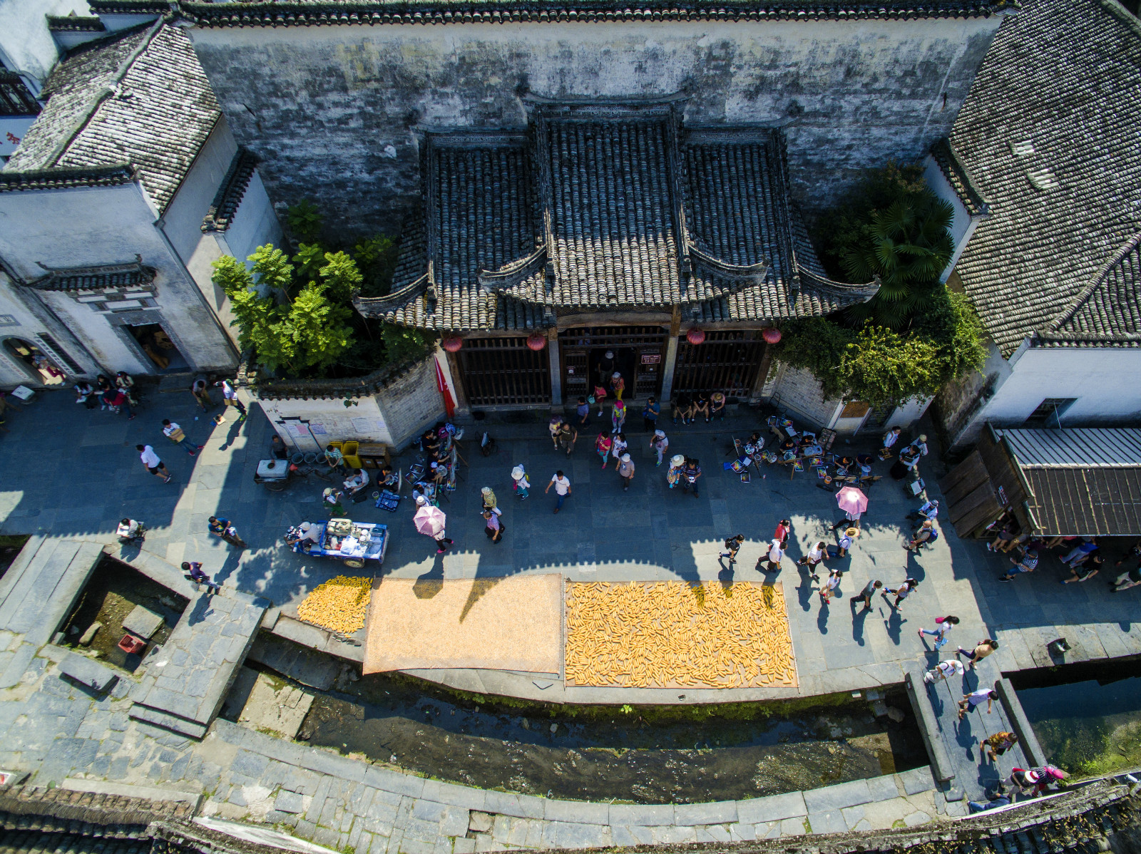 宏村与西递古村哪个更值得去,徽州古城和西递宏村是一个地方吗