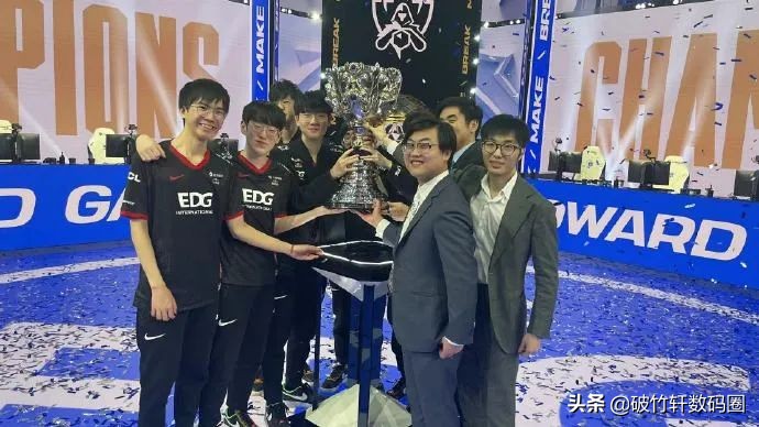 自带瞄准器洗牙小工具，每分强输出1600次，激起*男猛**电竞梦