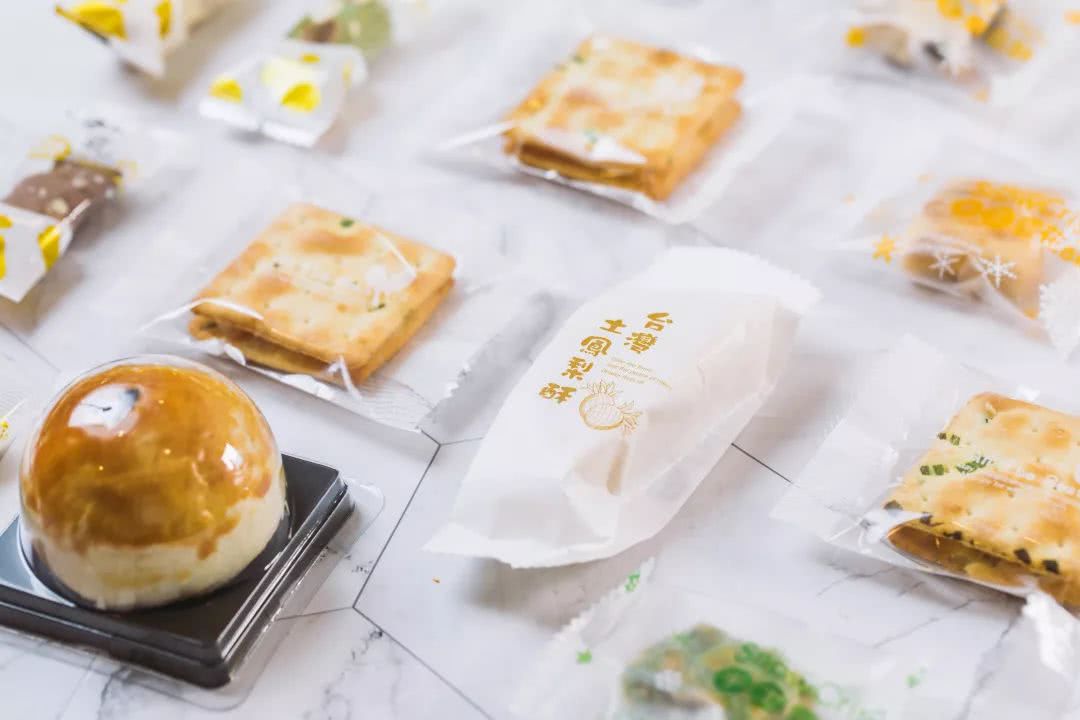 体育西这间甜品店，一屋子都是鲜花，还没有正式菜单……