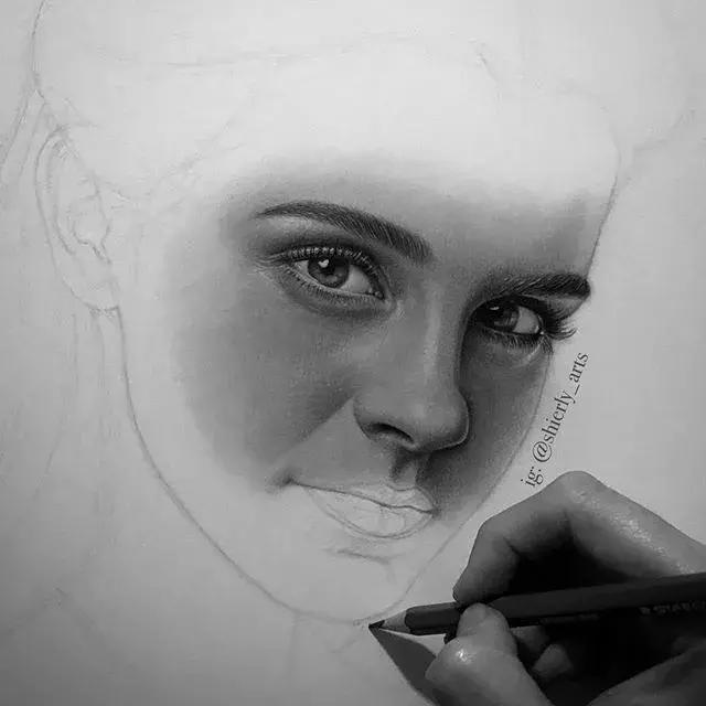 她画的素描比本人还美！比照片还真实，24万网友已被她征服