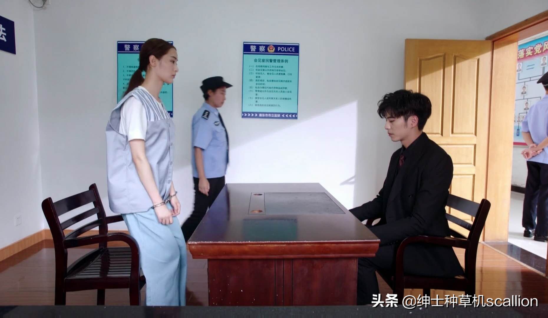 从影视剧看穿搭十一：万能的色调、高贵的象征——黑色衬衫