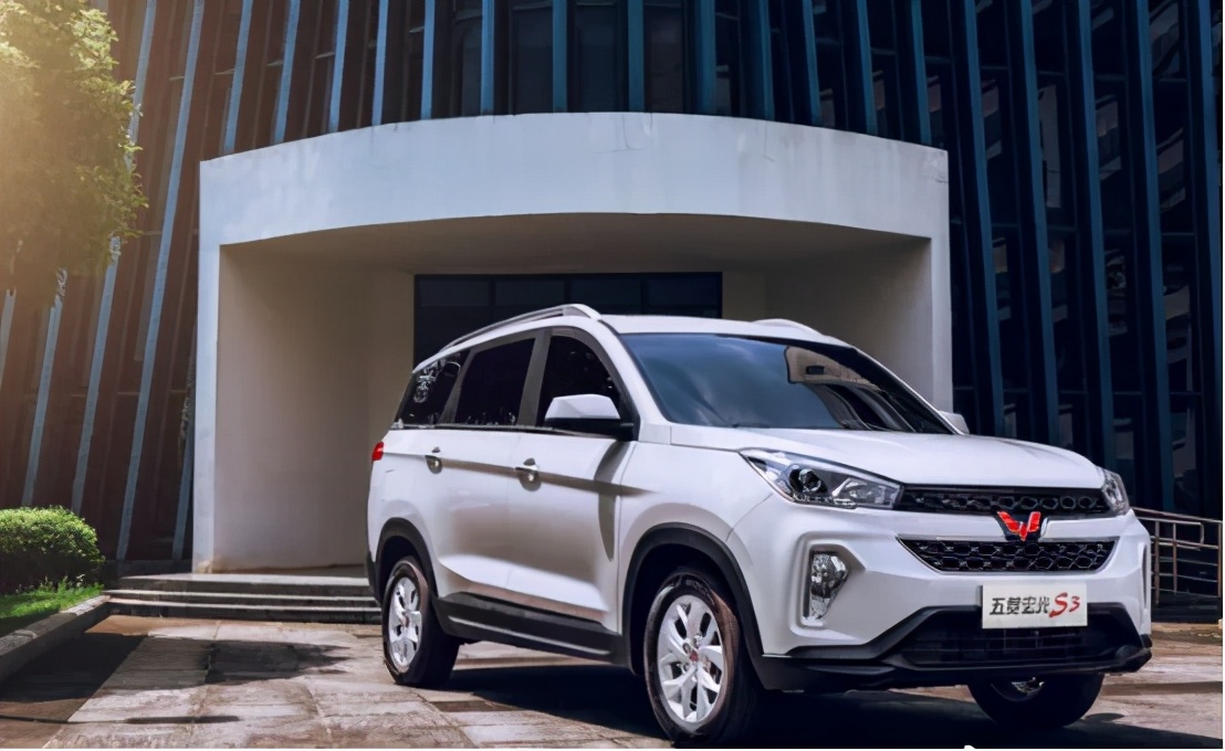 2022年新款五菱宏光s3豪华商务版,五菱宏光s3与宝骏730哪个值得购买