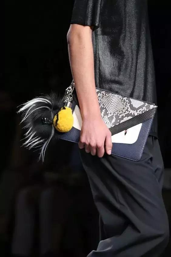 男人也买包|你该拥有的这些实用和功能男包