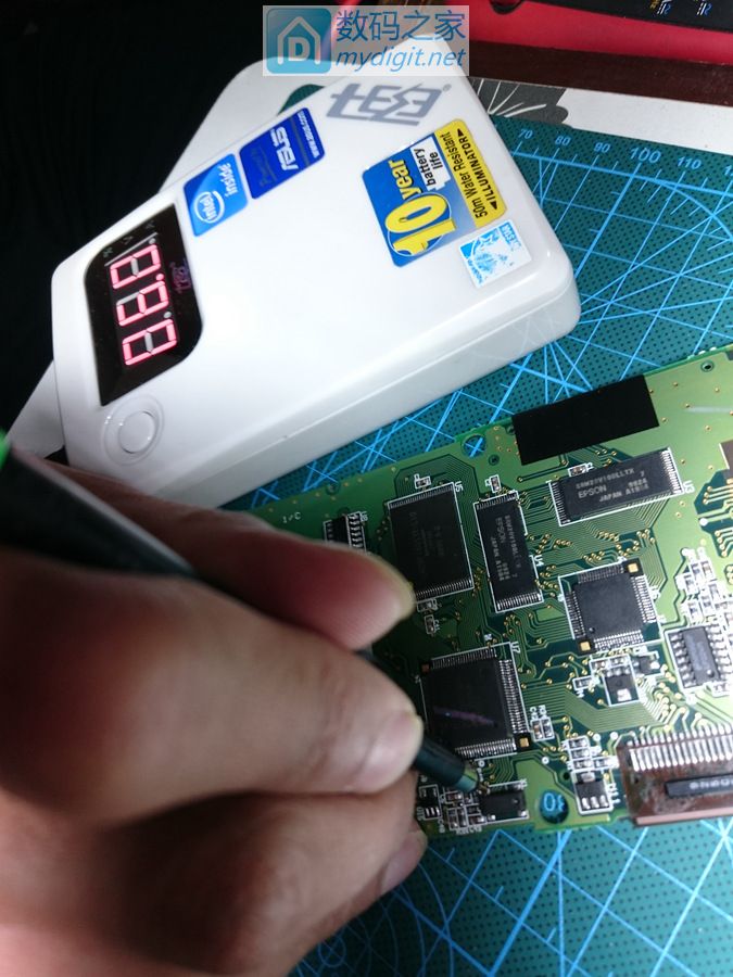 技术大牛太强了！德州仪器TI-89图形计算器拆机维修和CPU超频