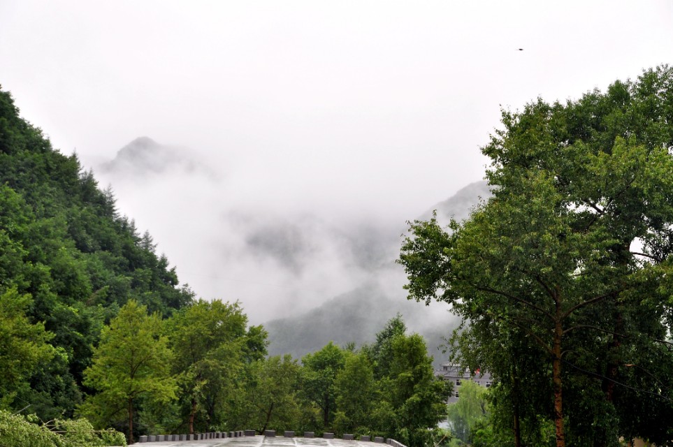 宿在驼梁，感受一种无忧的生活/郝贵云