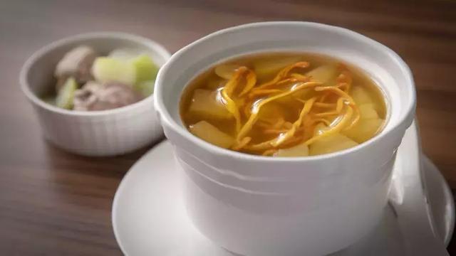 为什么港台女明星那么漂亮,为什么港台艺人都很低调