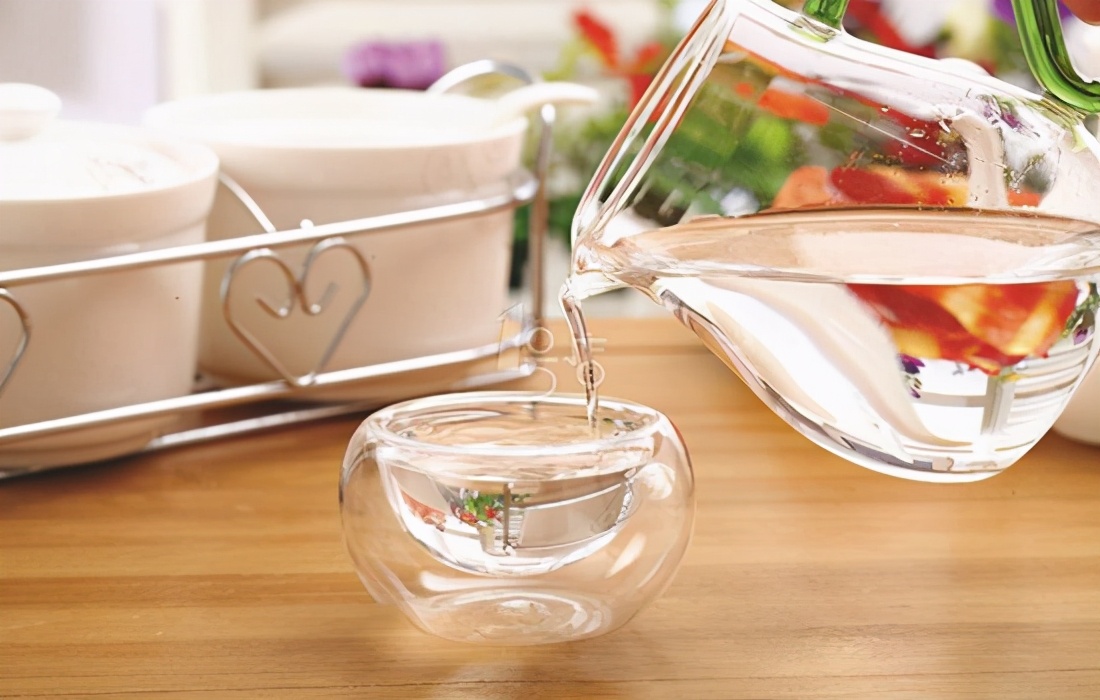 衣服发霉的白霉点怎么去除,衣服上有霉点怎么清洗