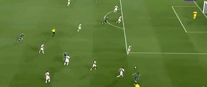 世预赛南美区积分榜,巴西第10胜,阿根廷1-0,3队只差1分争第3