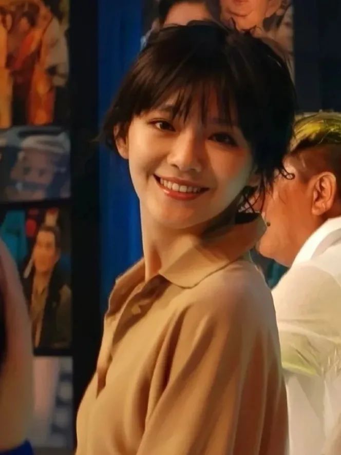 小五官扁平脸适合什么风格,塌鼻扁平脸