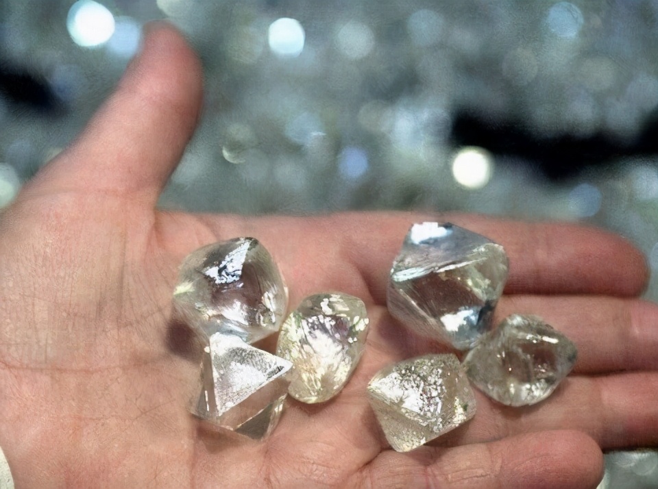 十亿钻石被盗真相,俄罗斯钻石矿坑储量