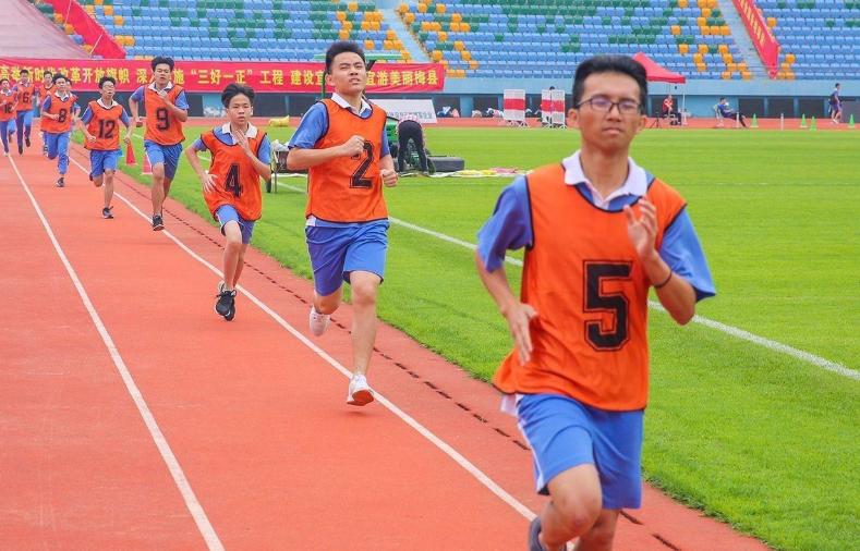 中考体育跑步如何又快又省力,400米跑步最快最省力在家训练方法