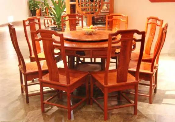 红木餐桌如何选专家来支招,市面上常见的红木餐桌有哪些