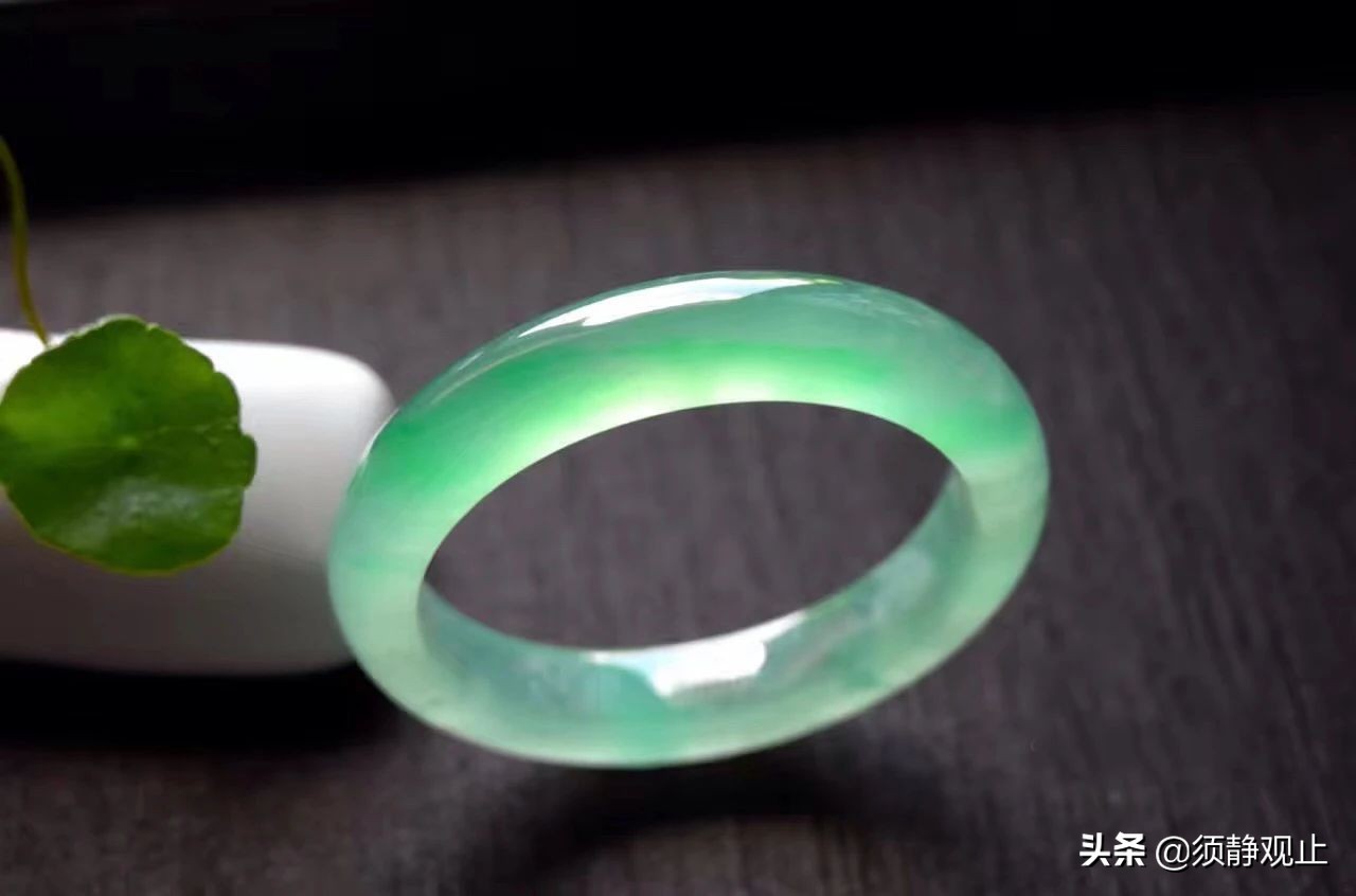 碧玉手镯圆条好看还是扁条好看,圆条手镯和扁条手镯哪个好看