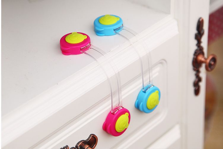 孩子夹伤后的防护措施和抢救办法。