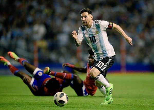 梅西罗纳尔多c罗谁才是过人之王,罗纳尔多和梅西过人的技巧