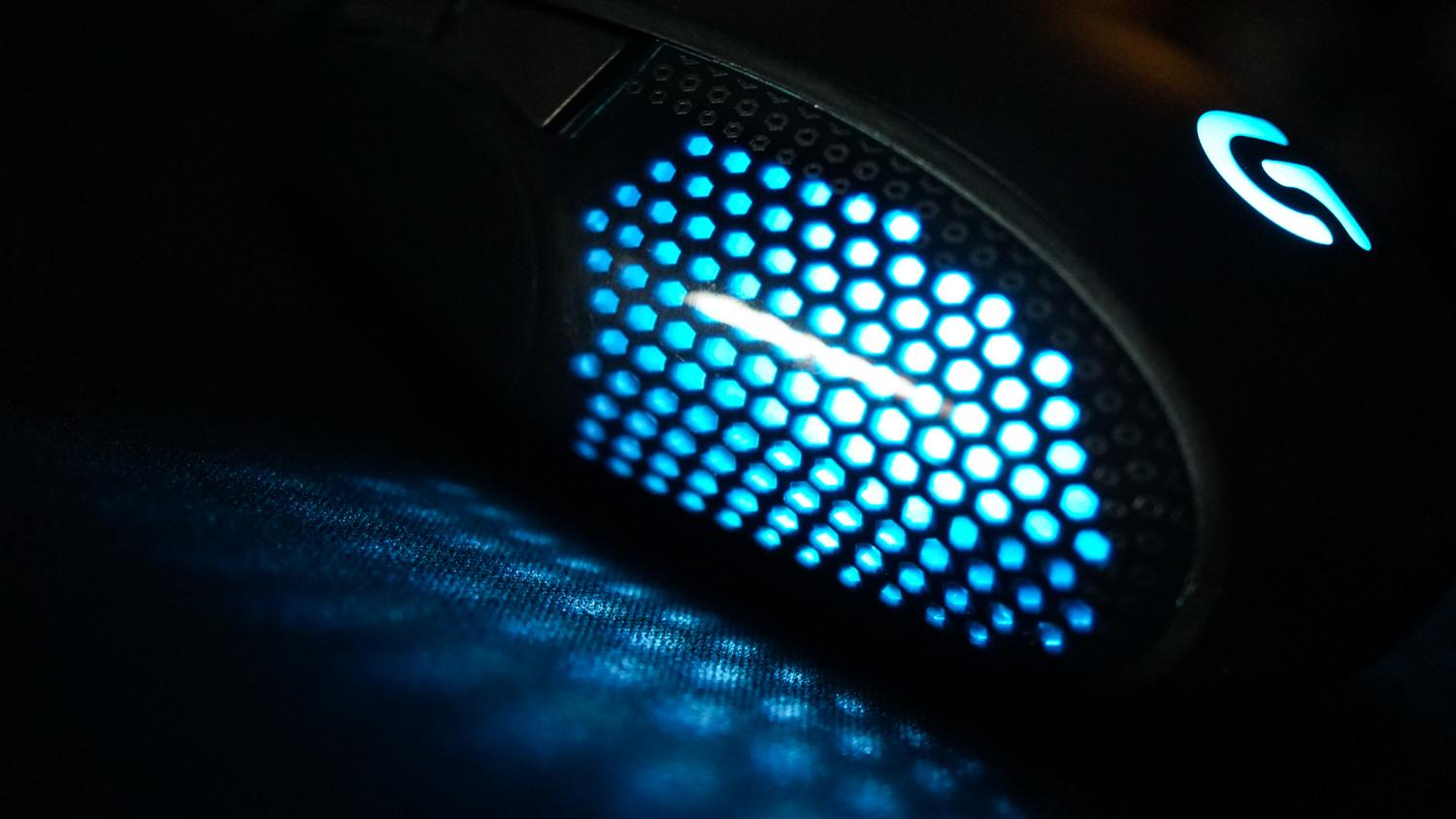 罗技鼠标m110和m111有什么区别,罗技无线鼠标手感