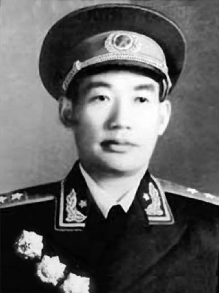 杜平被任为大使，先请彭总出面推辞，而后自己说服毛*东泽**收回成命