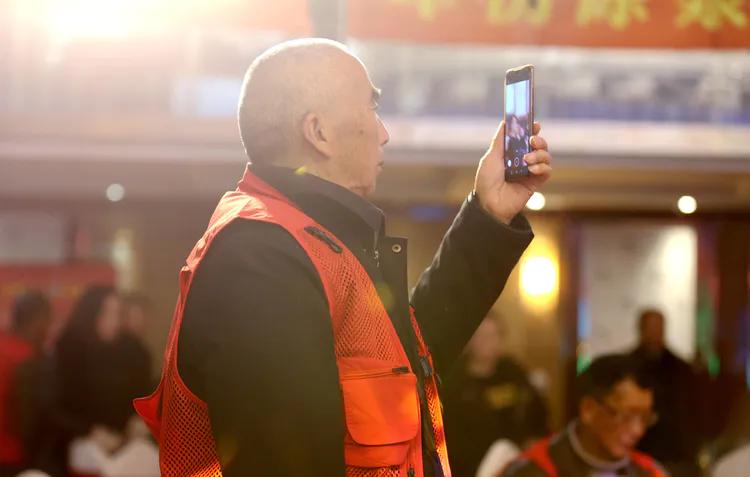 仁爱以柔克刚,仁爱传递