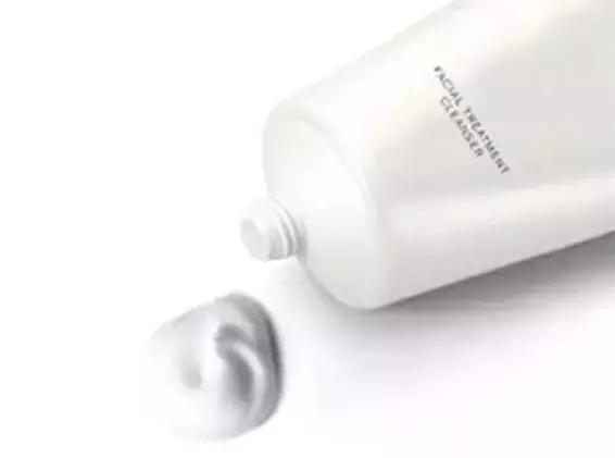 洗面奶玻尿酸和氨基酸哪个好用,氨基酸洗面奶真的好用吗