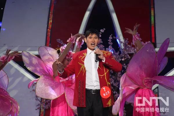 最惨大明星被全村人吸血，穷病他治不起啊！