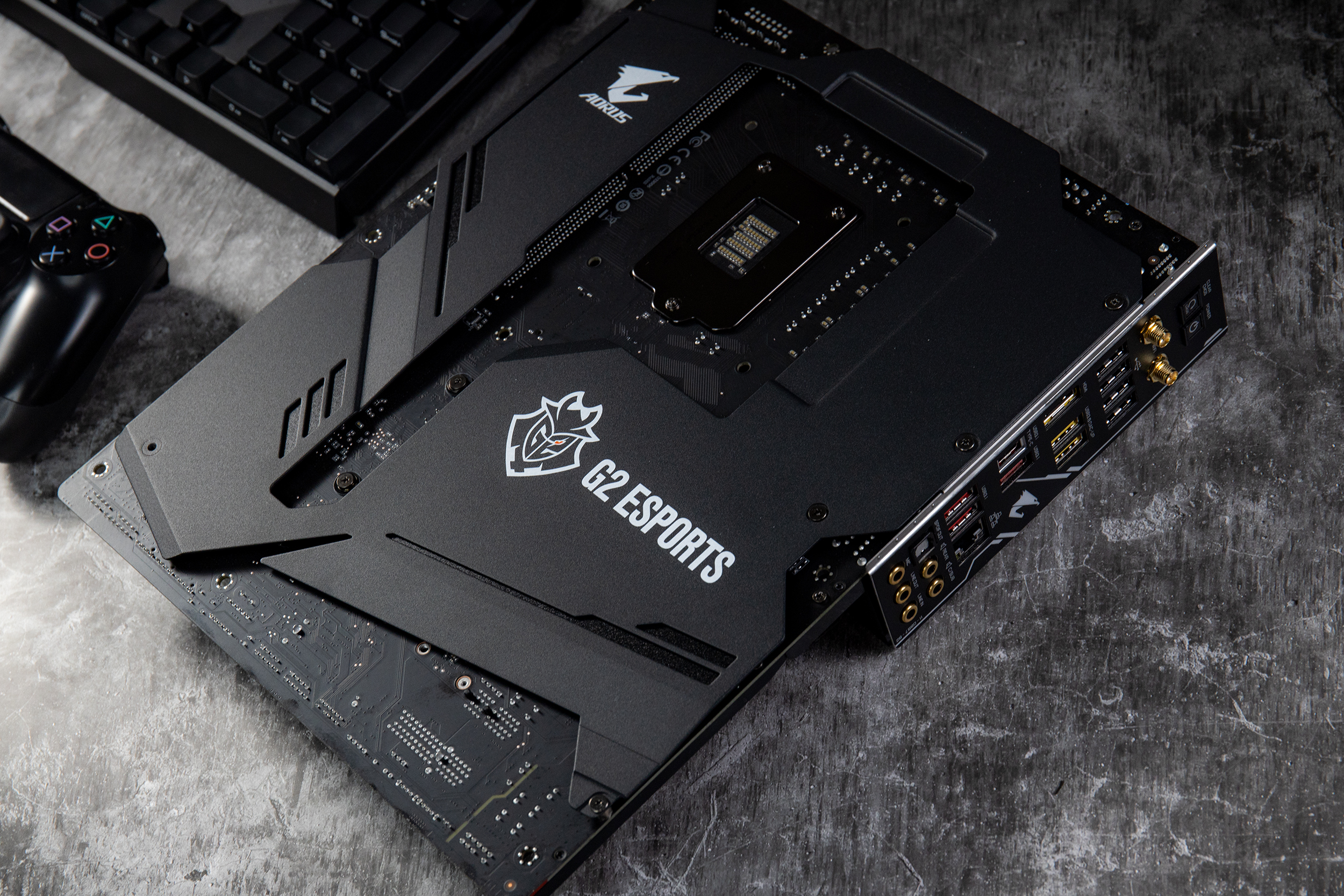 外星人游戏主机值得买吗 (有主机的外星人游戏本)